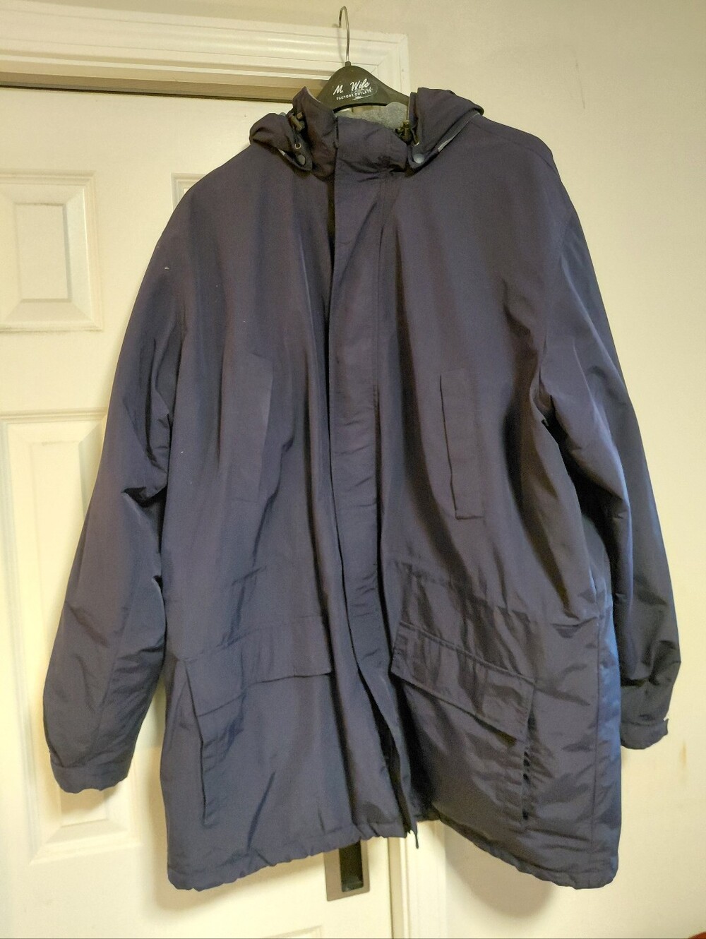 Men's Navy Hooded Parka Jacket - Classic Cold-Weather Coat